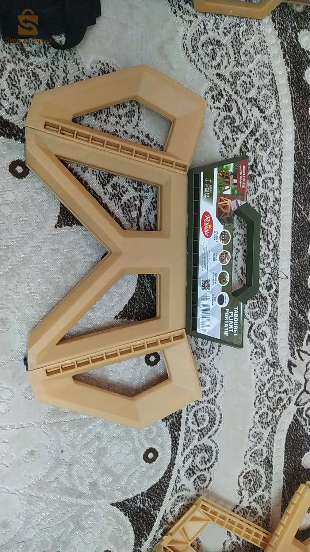 مقعد بلستيكي من موع رفيع