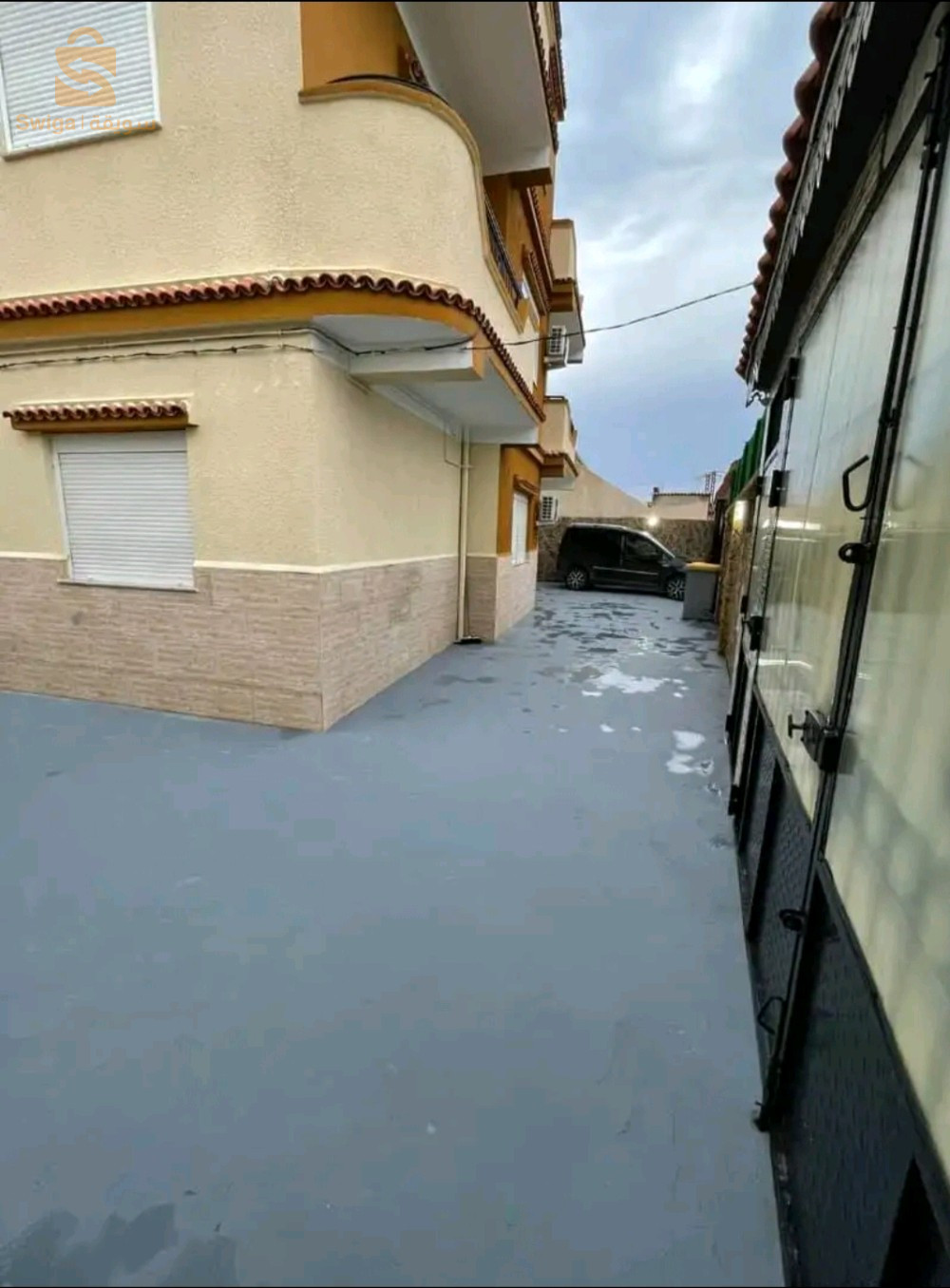 une villa dominant quatre côté fas à  la mer