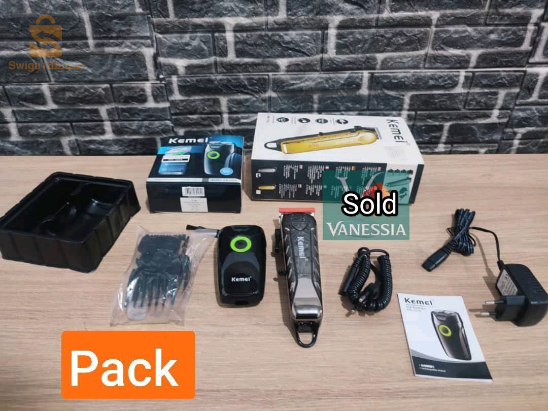 مجموعة ماكينة حلاقة 2 في 1 الأصلية: * ماكينة حلاقة كيمي لاسلكية بتدرج 0.5 مع شاشة عرض LED مطلية بالكروم * ماكينة حلاقة كيمي للحية خاصة 0متوفر في المخزون (999) صحة وجمال