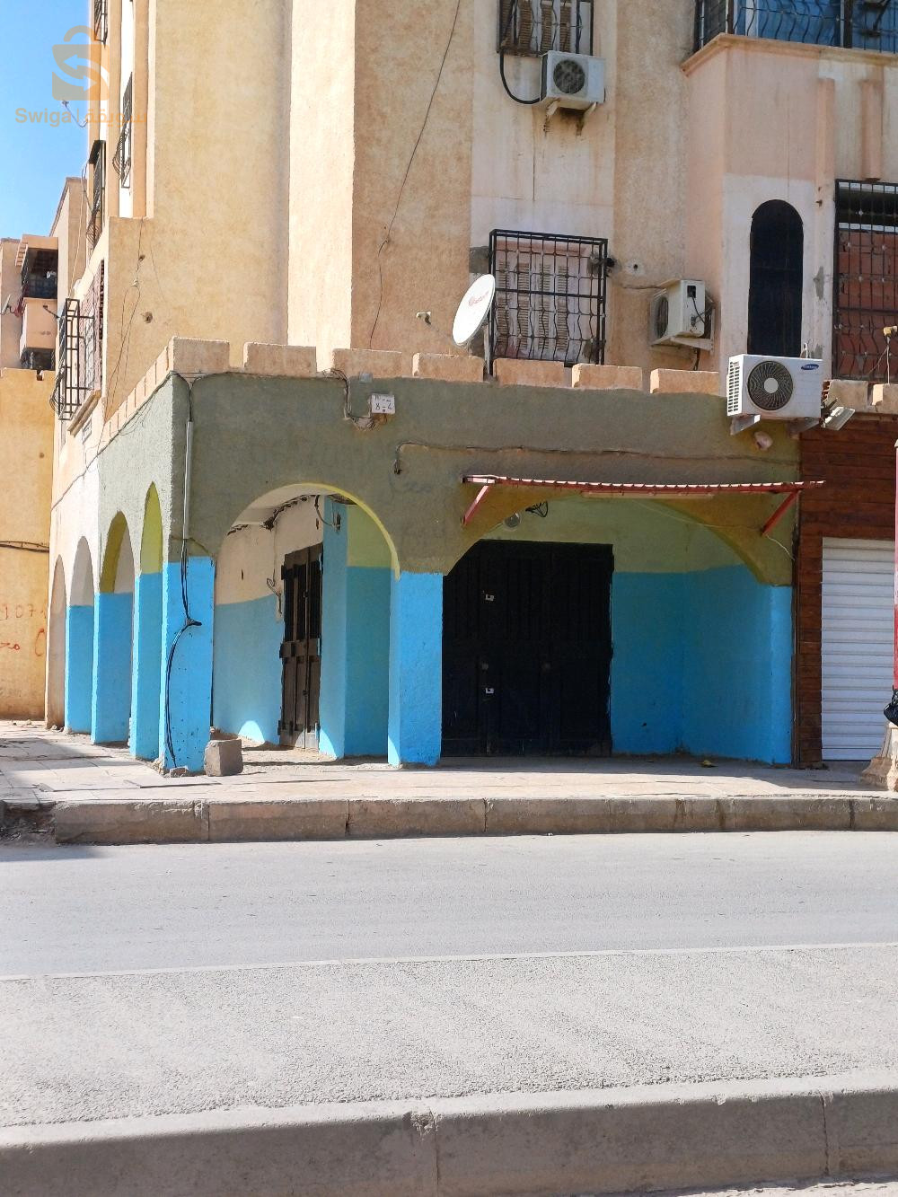 محل تجاري للبيع ولاية بسكرة في الكورس حي 520 مسكن
