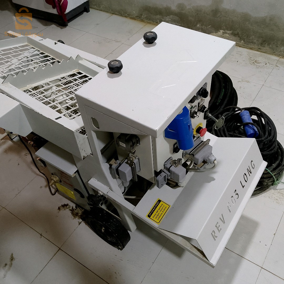 آلة تلبيس الجدران والمنوكوش