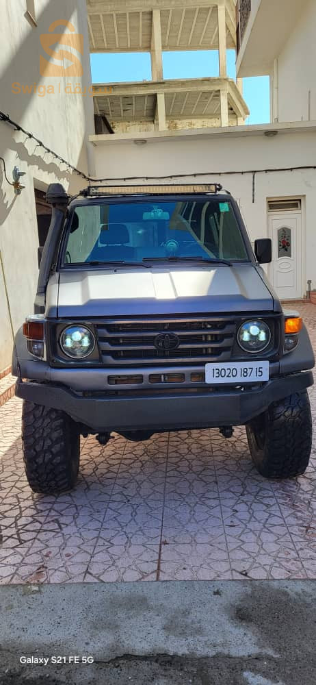 تويوتا Land Cruiser 1987 15 تيزيوزو