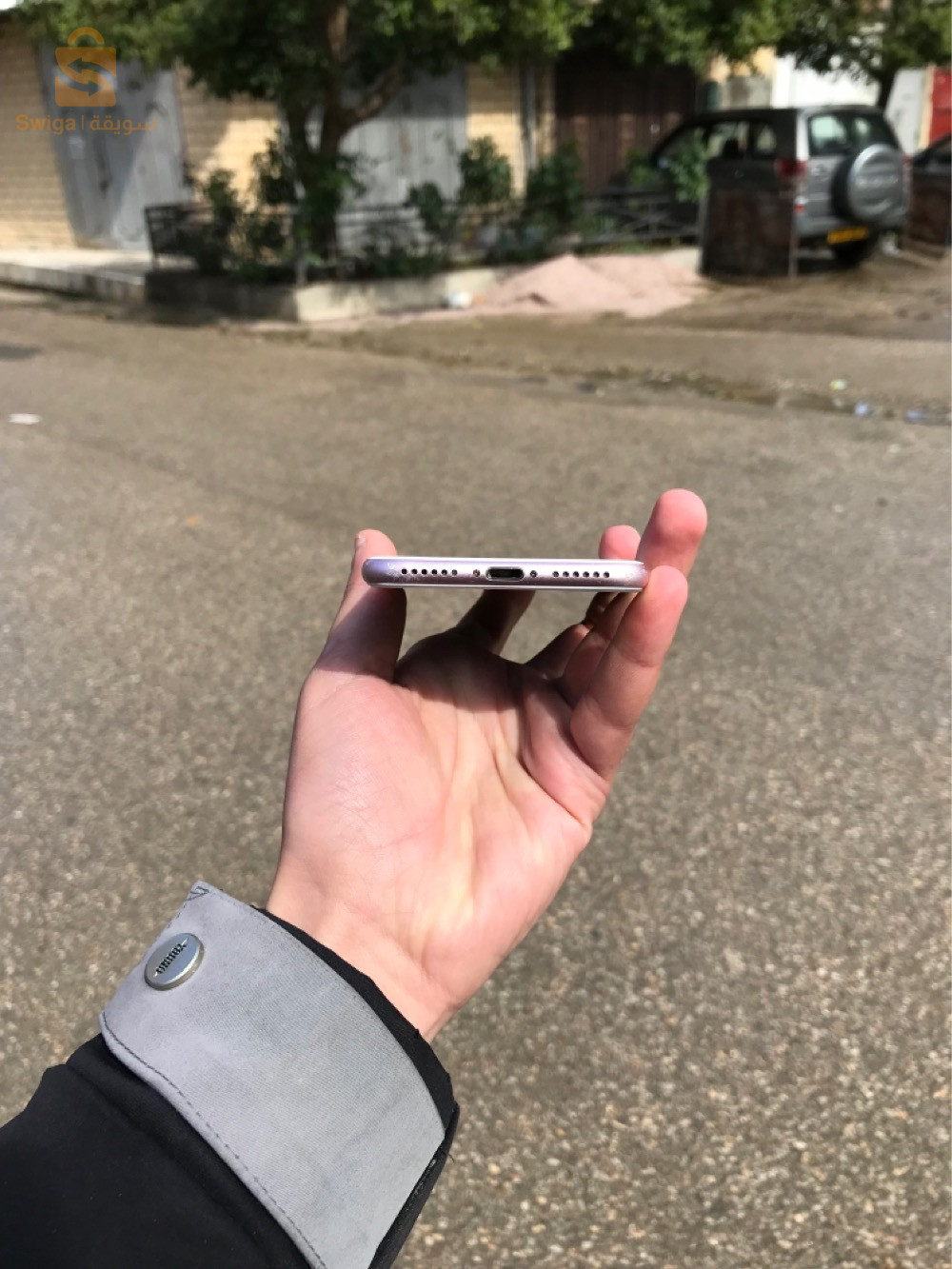 iPhone 7 
Kolech riglo
100 battery 
32 go