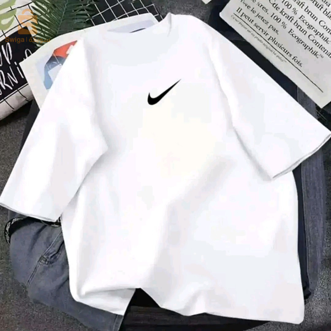 T-shirt nike oversize