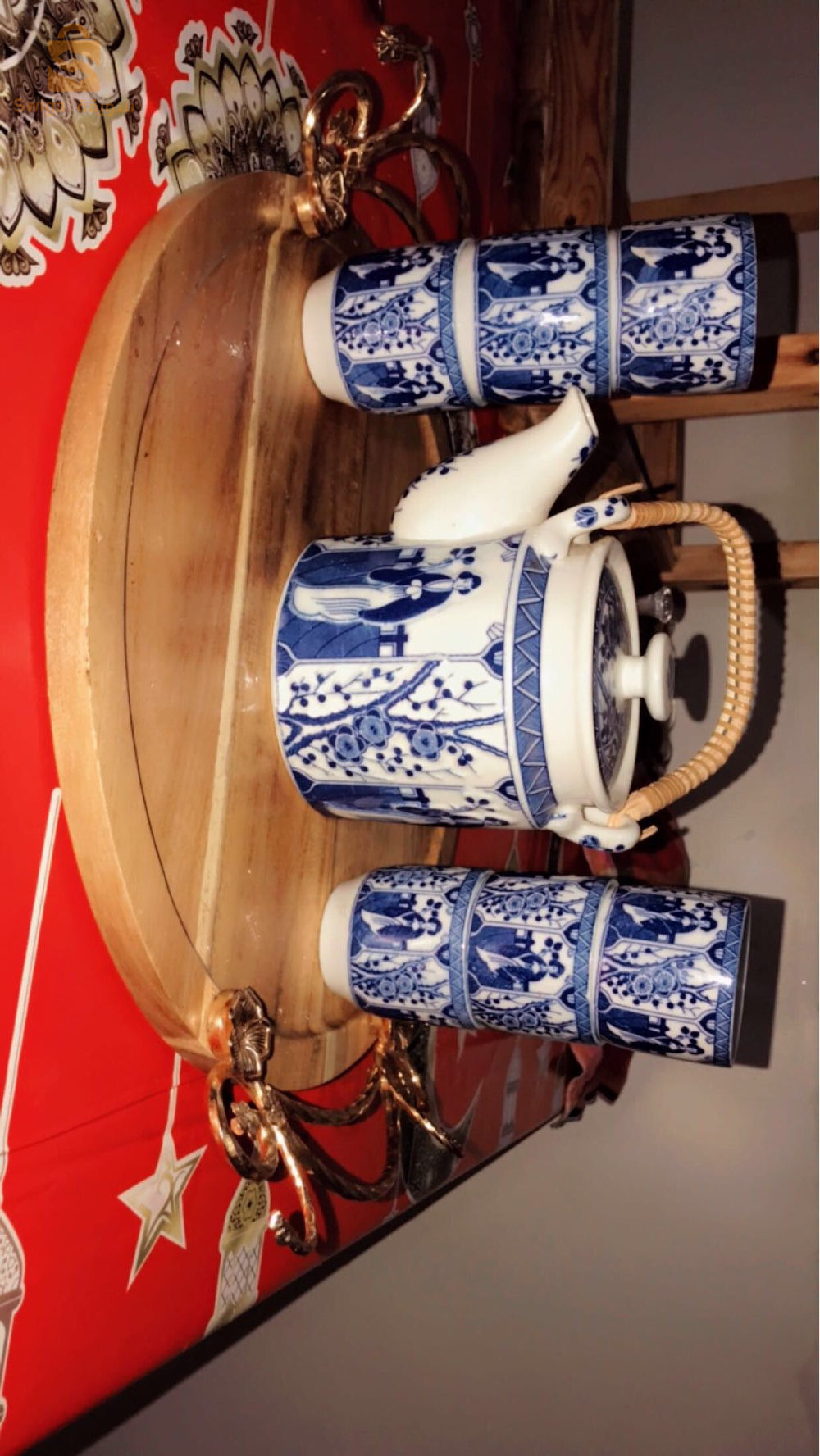 service vintage théière et sic tasses + une théière en porcelaine du JAPAN