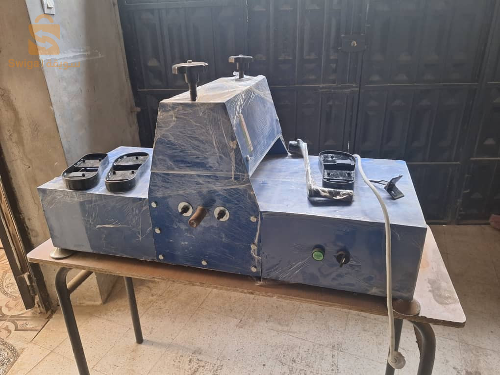 آلة صنع الكلاكات والتقطيع