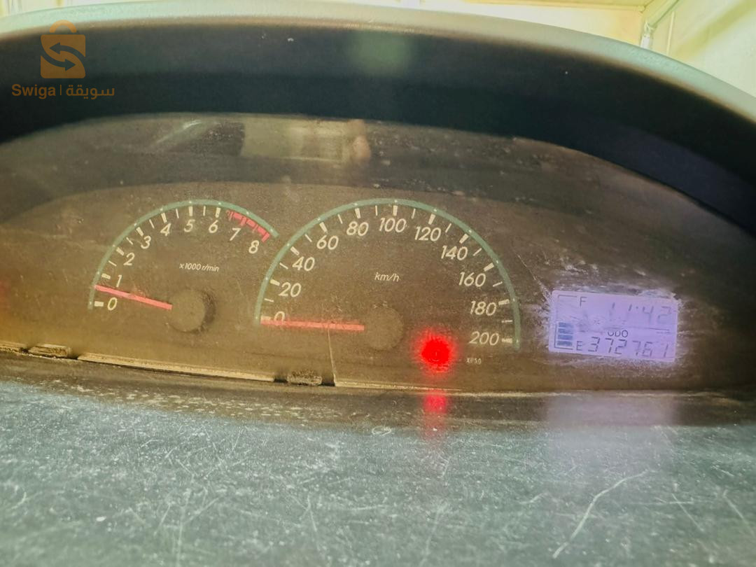 تويوتا Yaris 2014 32 البيض