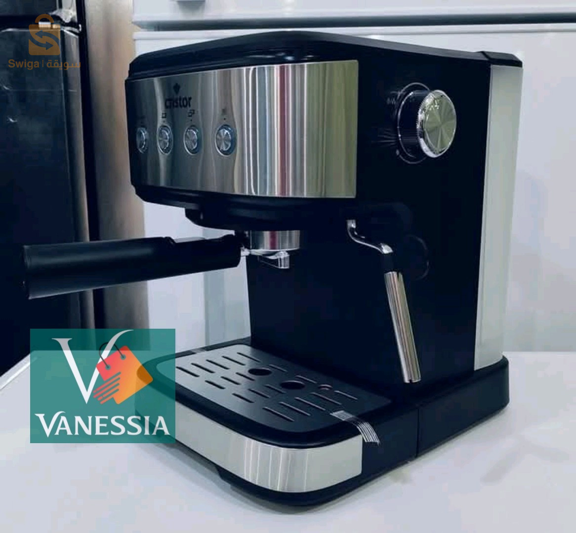 Machine a café cristor 2en1 capsules et bras
 
✅Puissance : 1100 watts
✅Pression de la pompe : 20 bar
✅Capacité : 1.5L
✅Fonctions : moulin à café et capsules, mousse haute pression
✅Nombre de verres : 1 ou 2 tasses
Caractéristiques supplémentaires :
✅Réservoir d'eau transparent : démontable
✅Accessoires : porte filtre, cuillère à café, poignée capsule Nespresso.