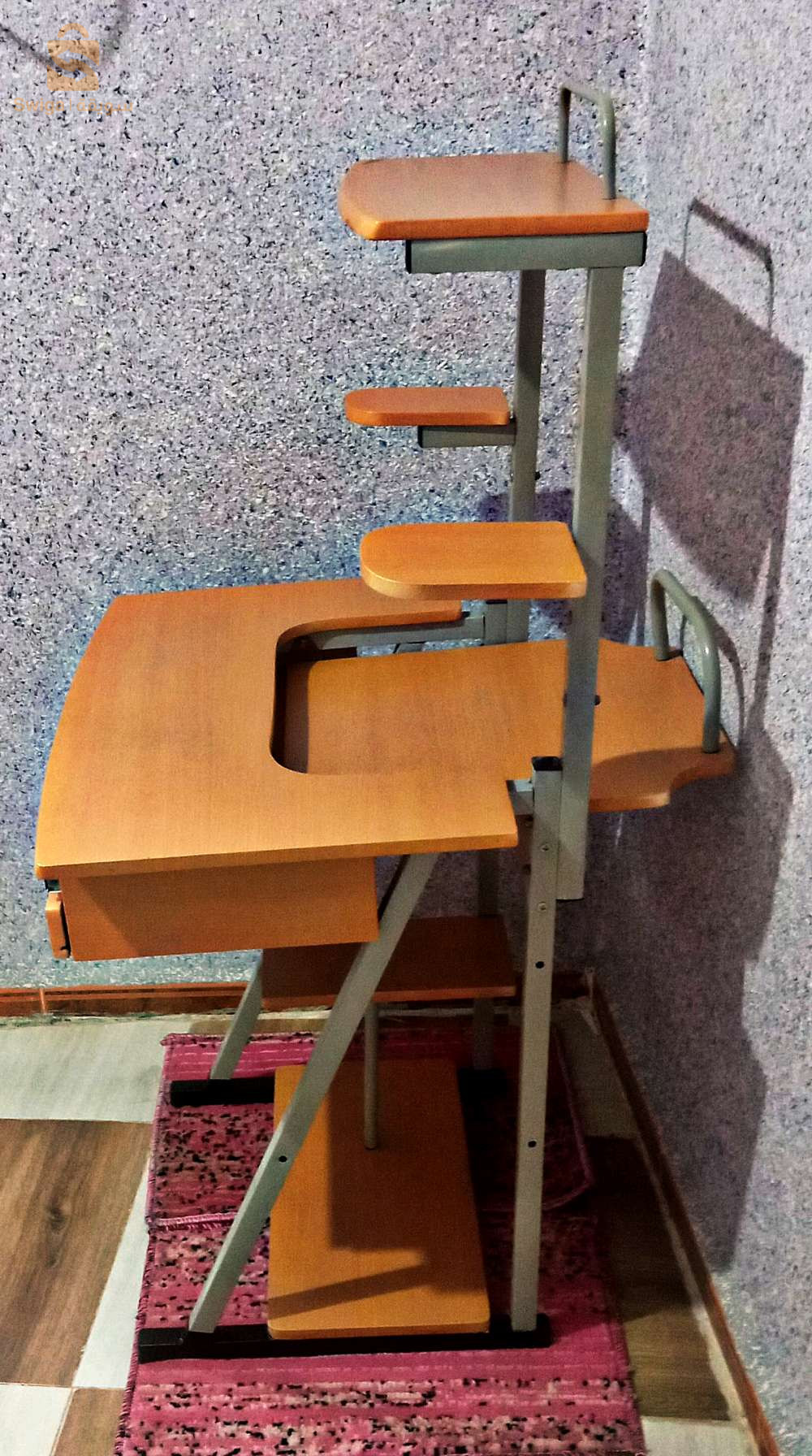 طاولة كمبيوتر