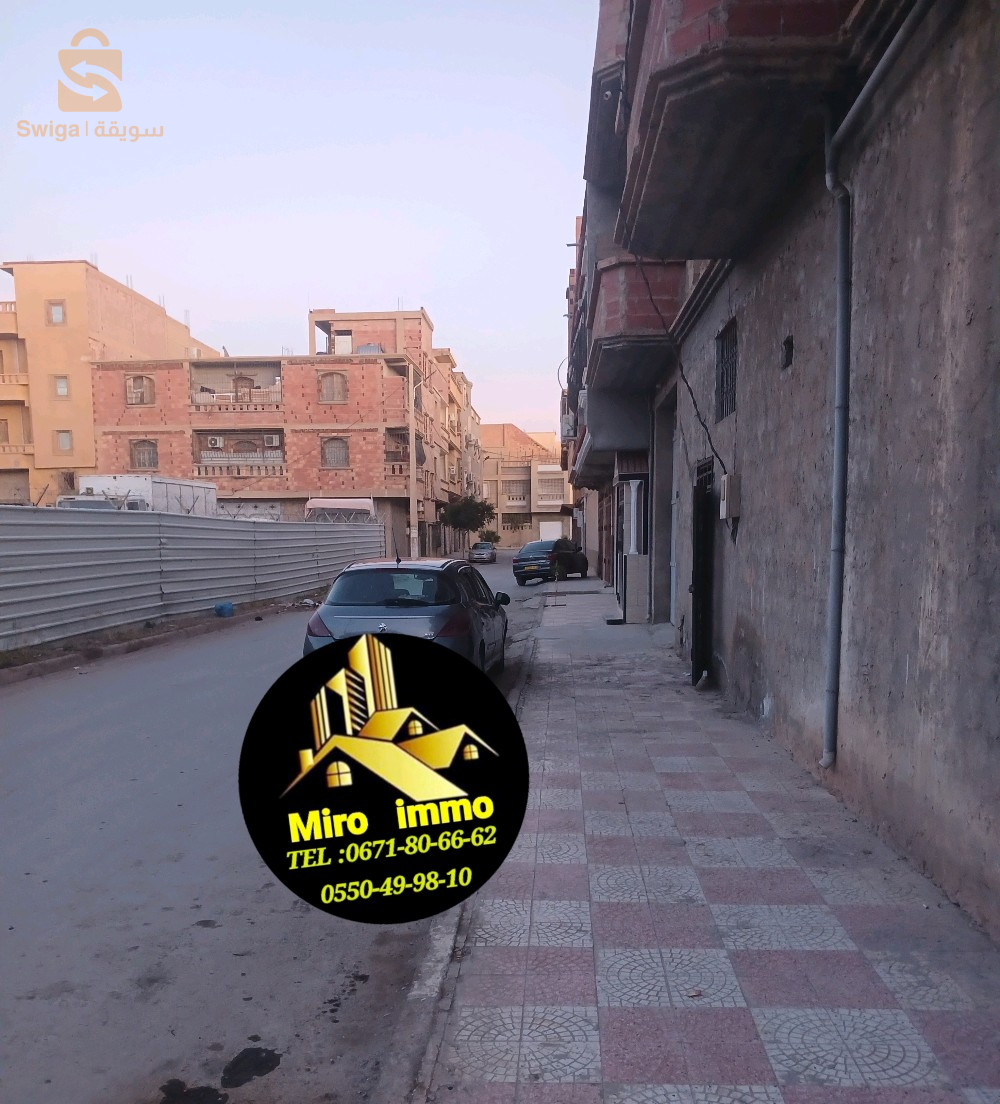 منزل للبيع 200متر شارع دبي