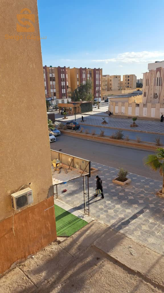 باطيمة في العالية للبيع طابق ثاني
