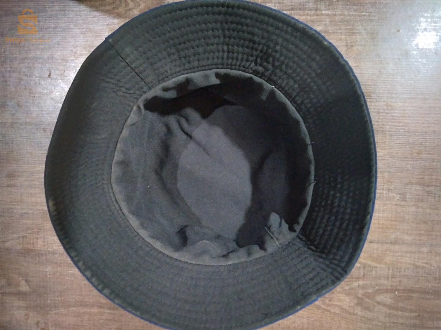 BOB: BOSS 
couleur: bleu