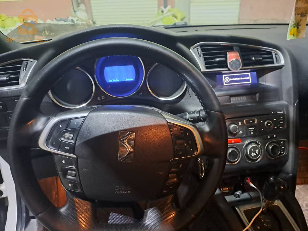 ستروين DS4 2012 25 قسنطينة