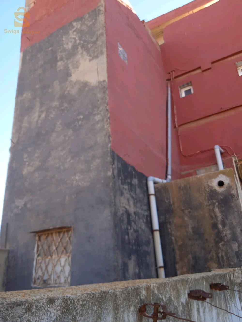 مسكن من كالفين و سطح جاهز