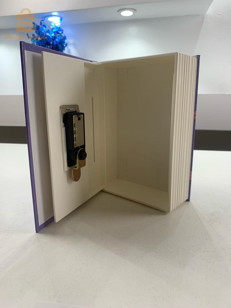 حصالة على شكل كتاب بقفل ذكي