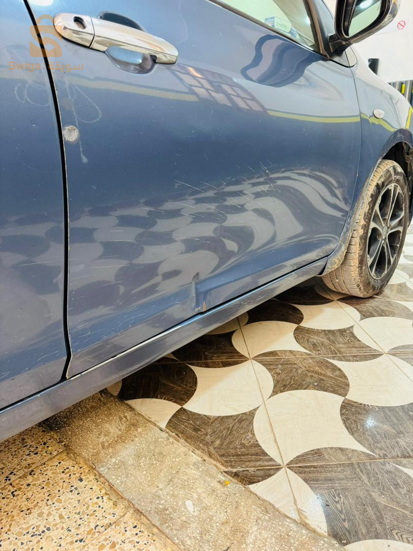 تويوتا Yaris 2014 32 البيض