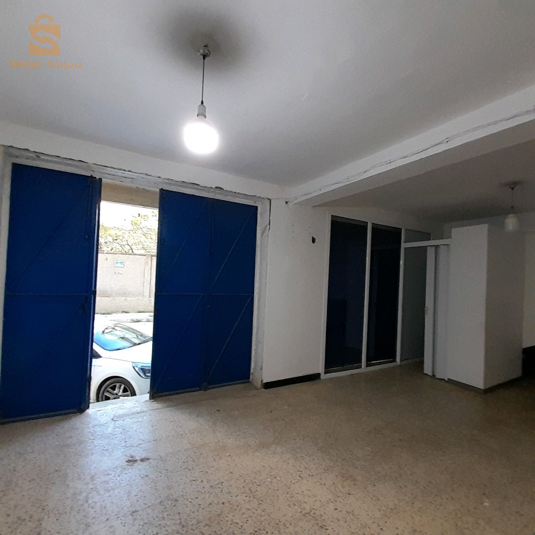 محل تجاري درارية في منطقة استراتيجية