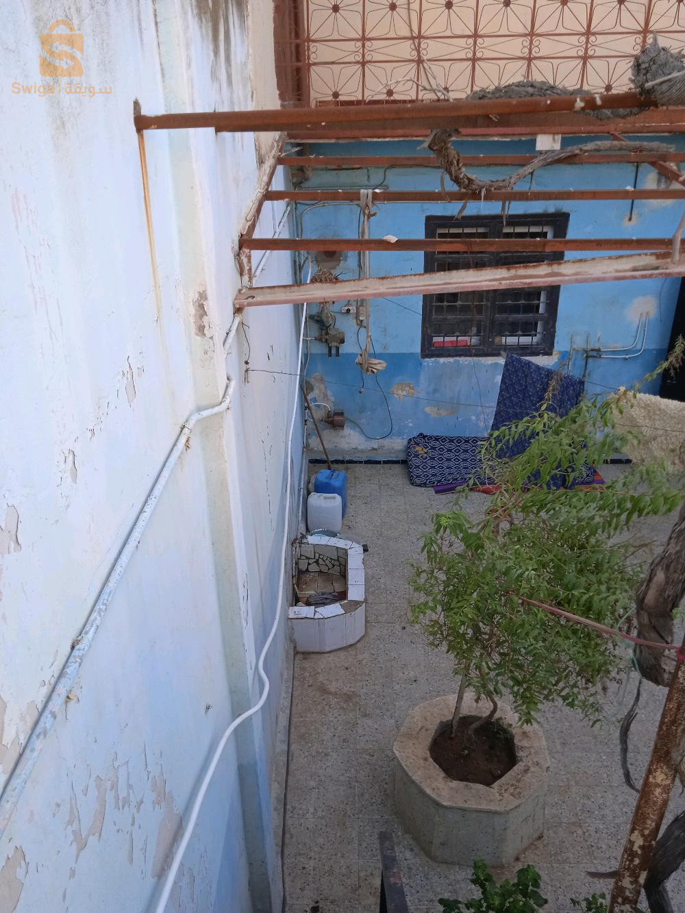 مسكن من كالفين و سطح جاهز