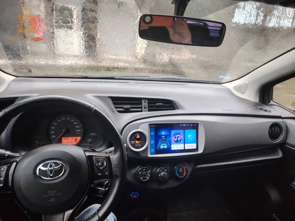 تويوتا Yaris 2013 8 بشار