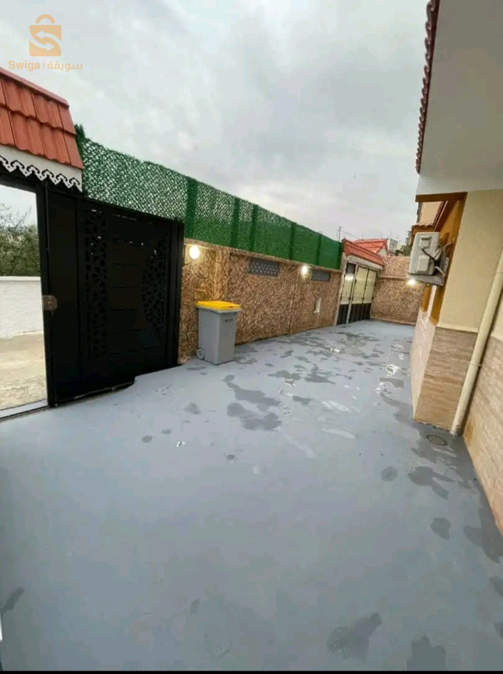 une villa dominant quatre côté fas à  la mer