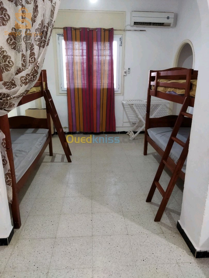 location cabanons au bord de la mer