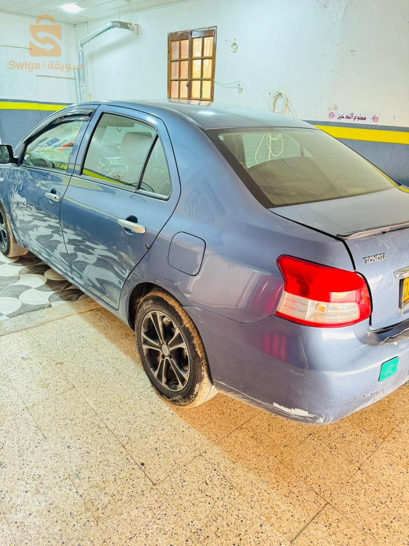 تويوتا Yaris 2014 32 البيض