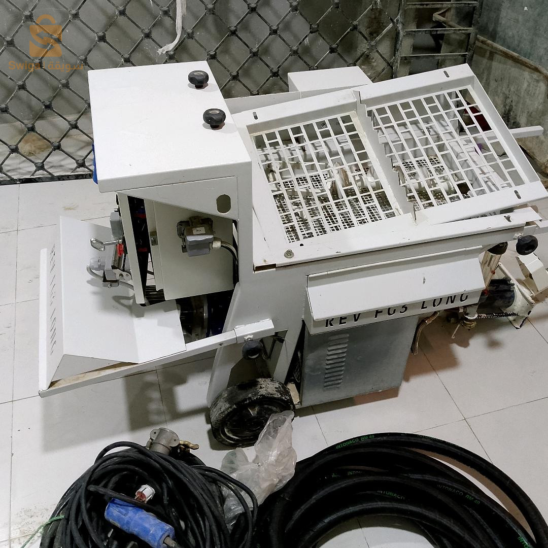 آلة تلبيس الجدران والمنوكوش