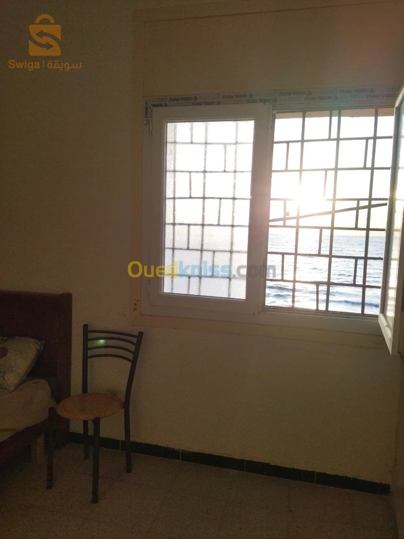 location cabanons au bord de la mer