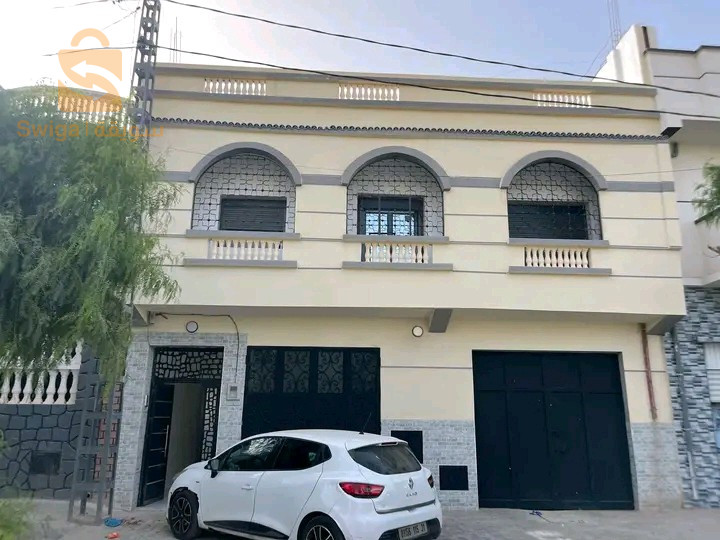 Villa 204 mètre equipé SITUÉ fel Kerma Oran en face La nouvelle piscine