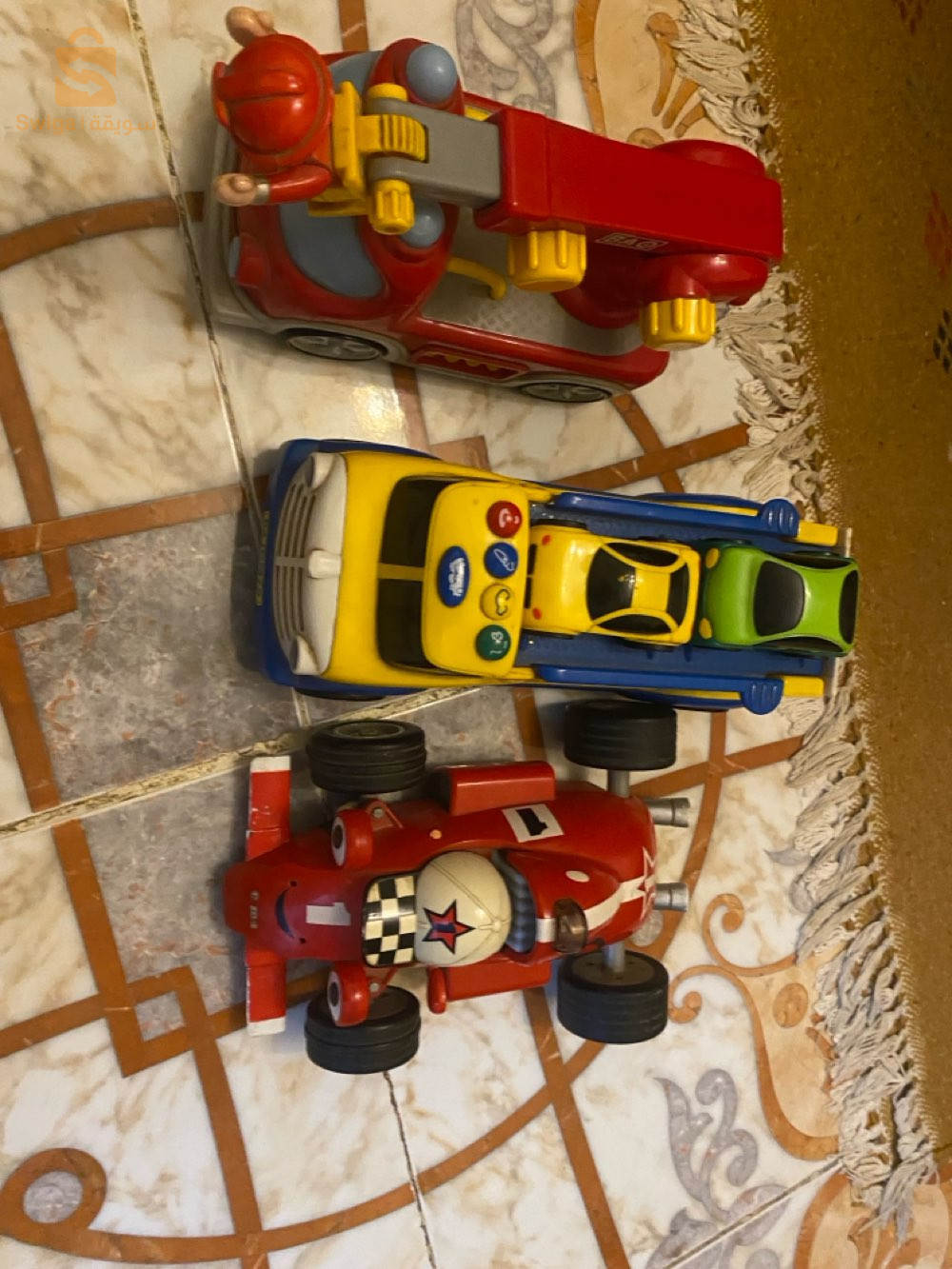 lots de trois jouets