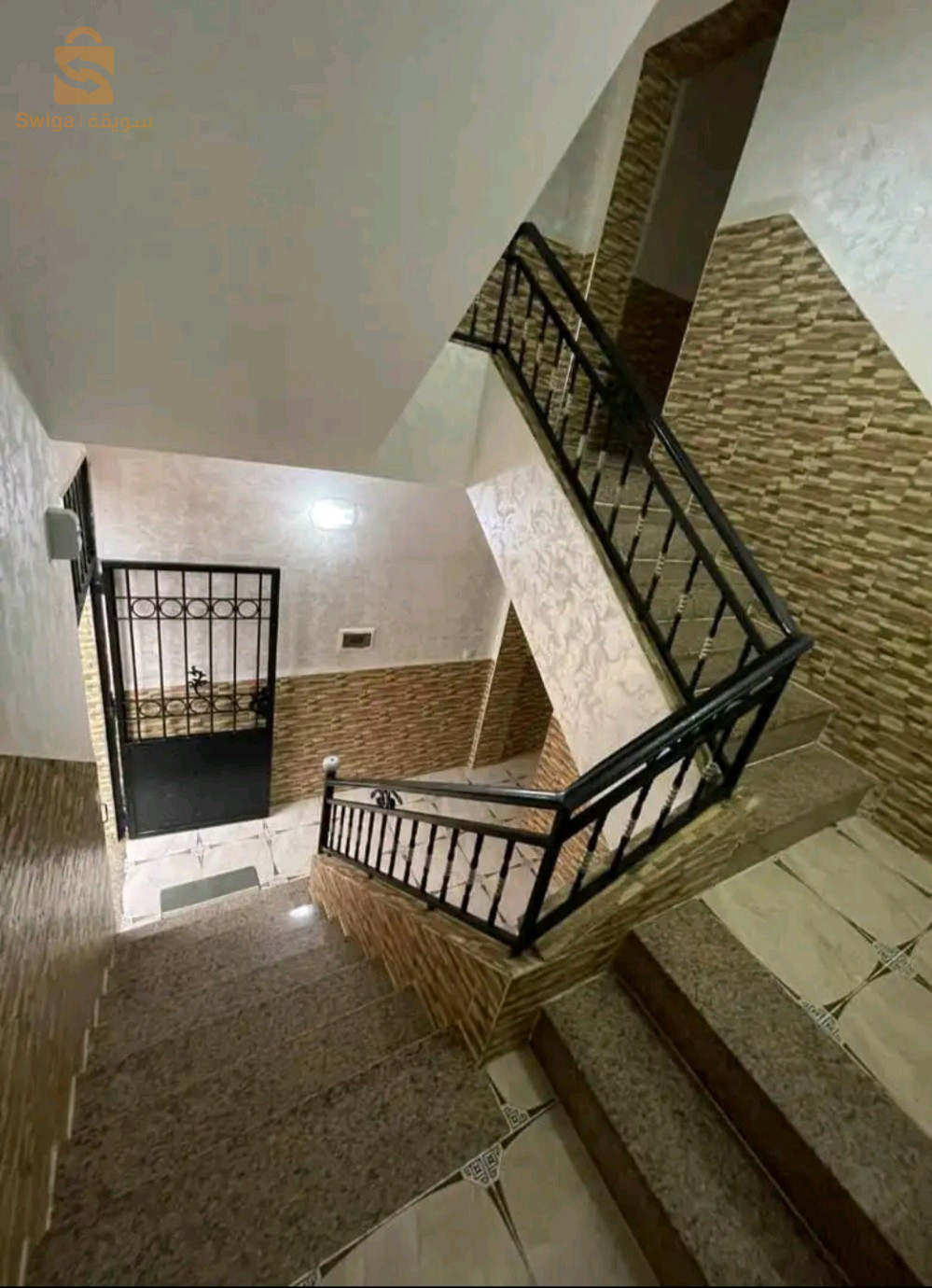 une villa dominant quatre côté fas à  la mer