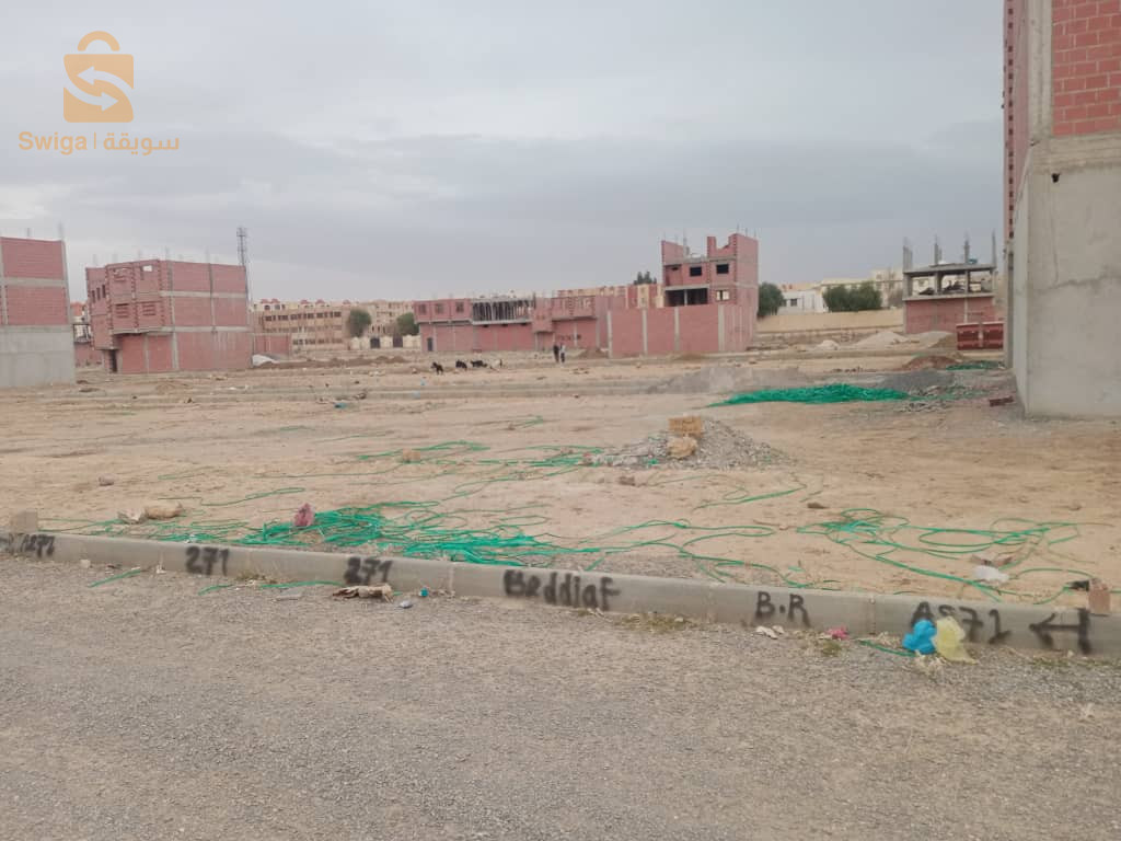 Terrain 100m² Coopérative Al-Aseel a côté de hamla 1 batna