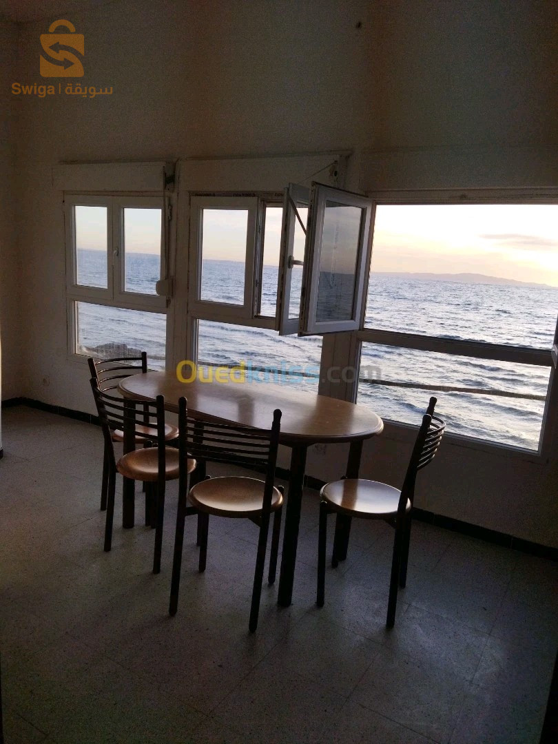 location cabanons au bord de la mer