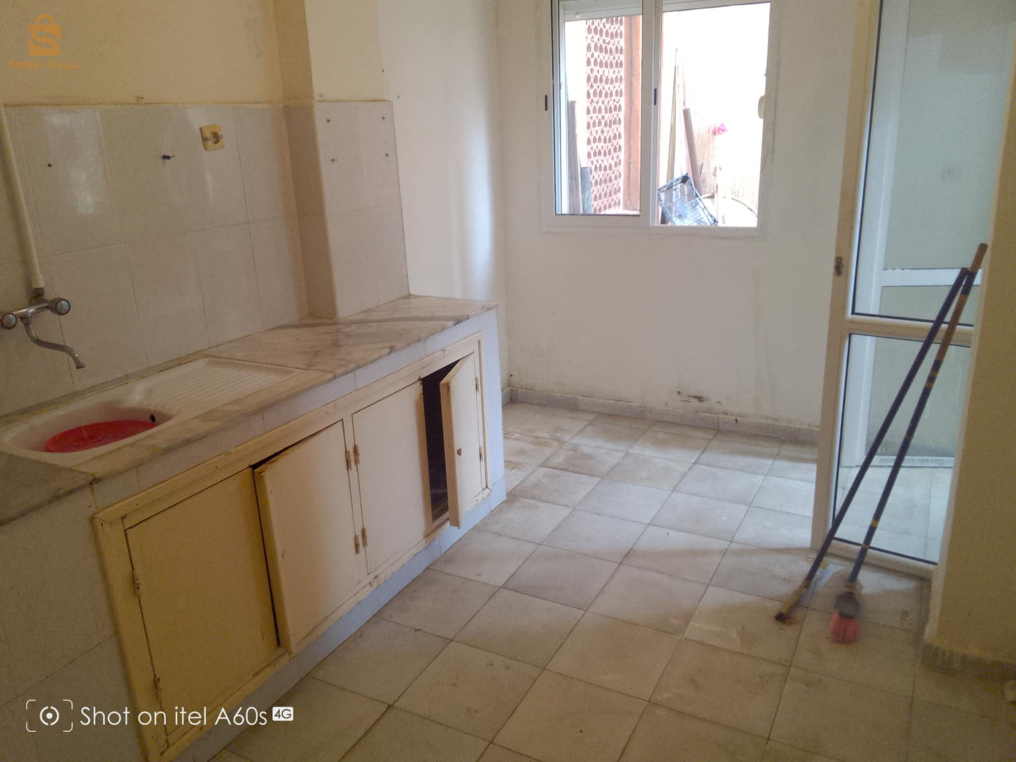 متوفر شقة صوصيال الطابق الاول للبيع بحي سي مصطفى ولاية بومرداس. 320مليون... ٠0662832173