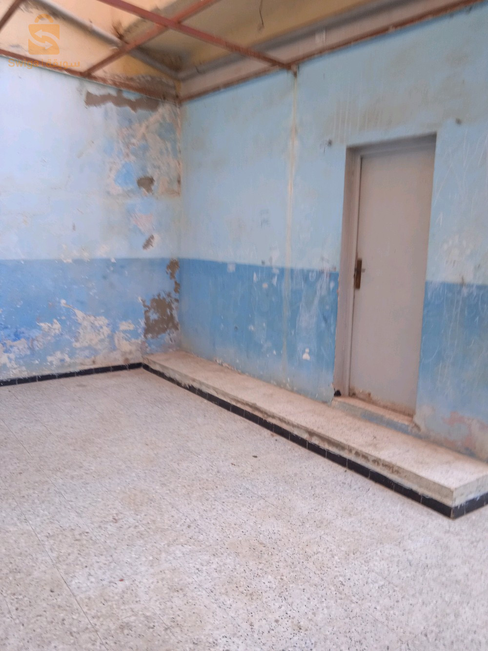 مسكن من كالفين و سطح جاهز
