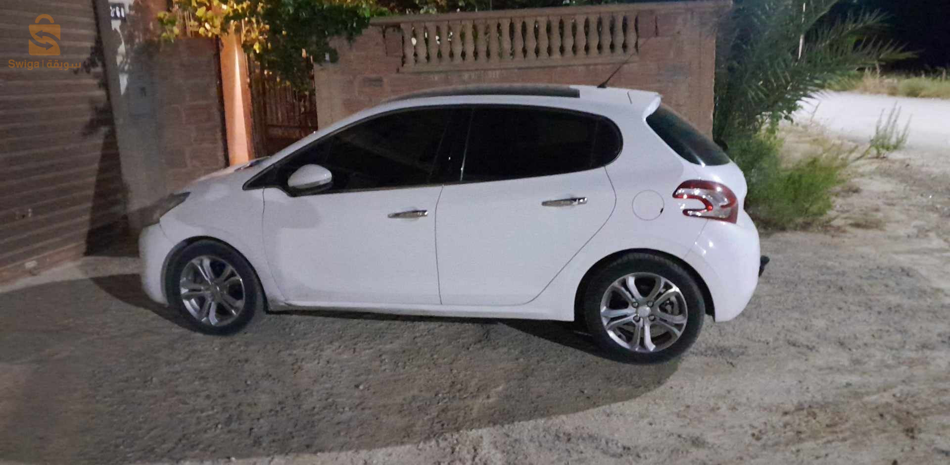 بيجو 208 2013 5 باتنة