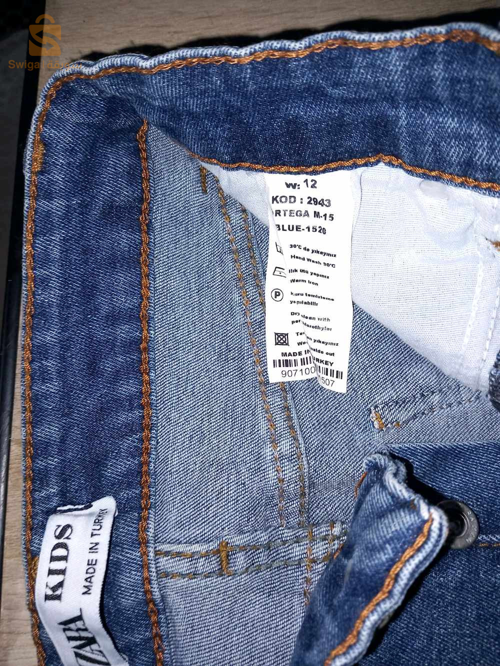 2 Jeans marque ZARA taille 10 ans