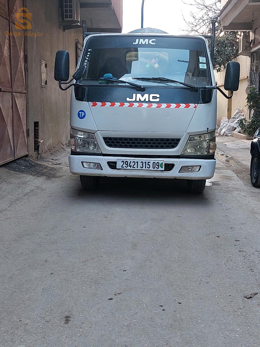 شاحنة نقل المياه الصالحة للشرب
