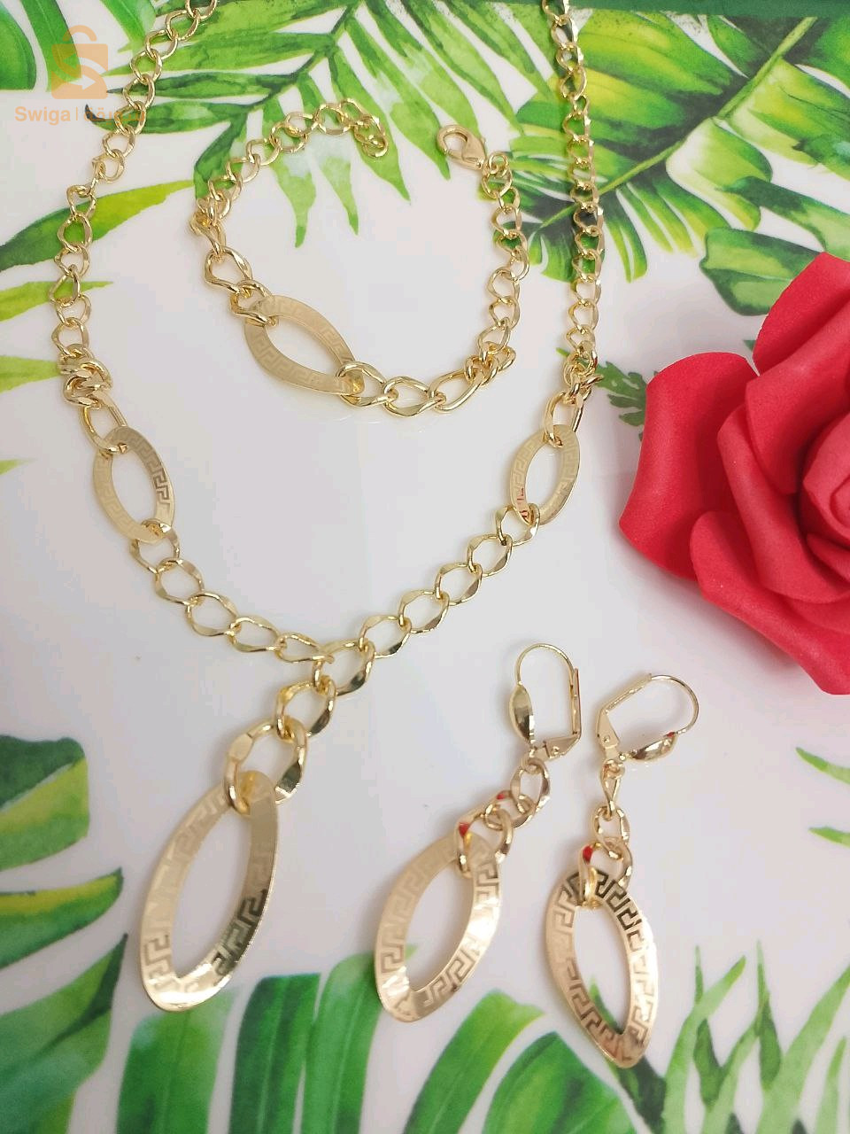 #parur_carti 💛 
#شبه_ذهب 
  ♦️ سلعة العيد 🎉  الكمية محدودة إغتنمو الفرصة 👌 
♦️متوفر التوصيل لجميع الولايات 🚛📦 والدفع عند الإستلام ( بني صاف مجاااااانا 🛵 )