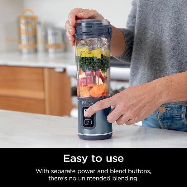 المنتج هو Ninja Blast Portable Blender، وهو خلاط محمول لاسلكي من شركة Ninja