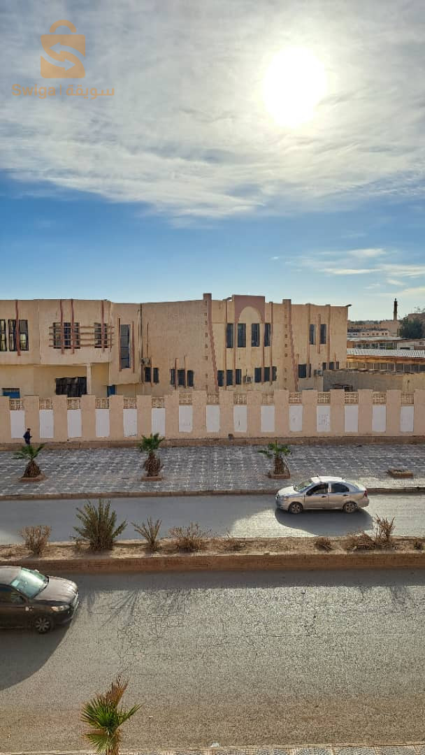 باطيمة في العالية للبيع طابق ثاني