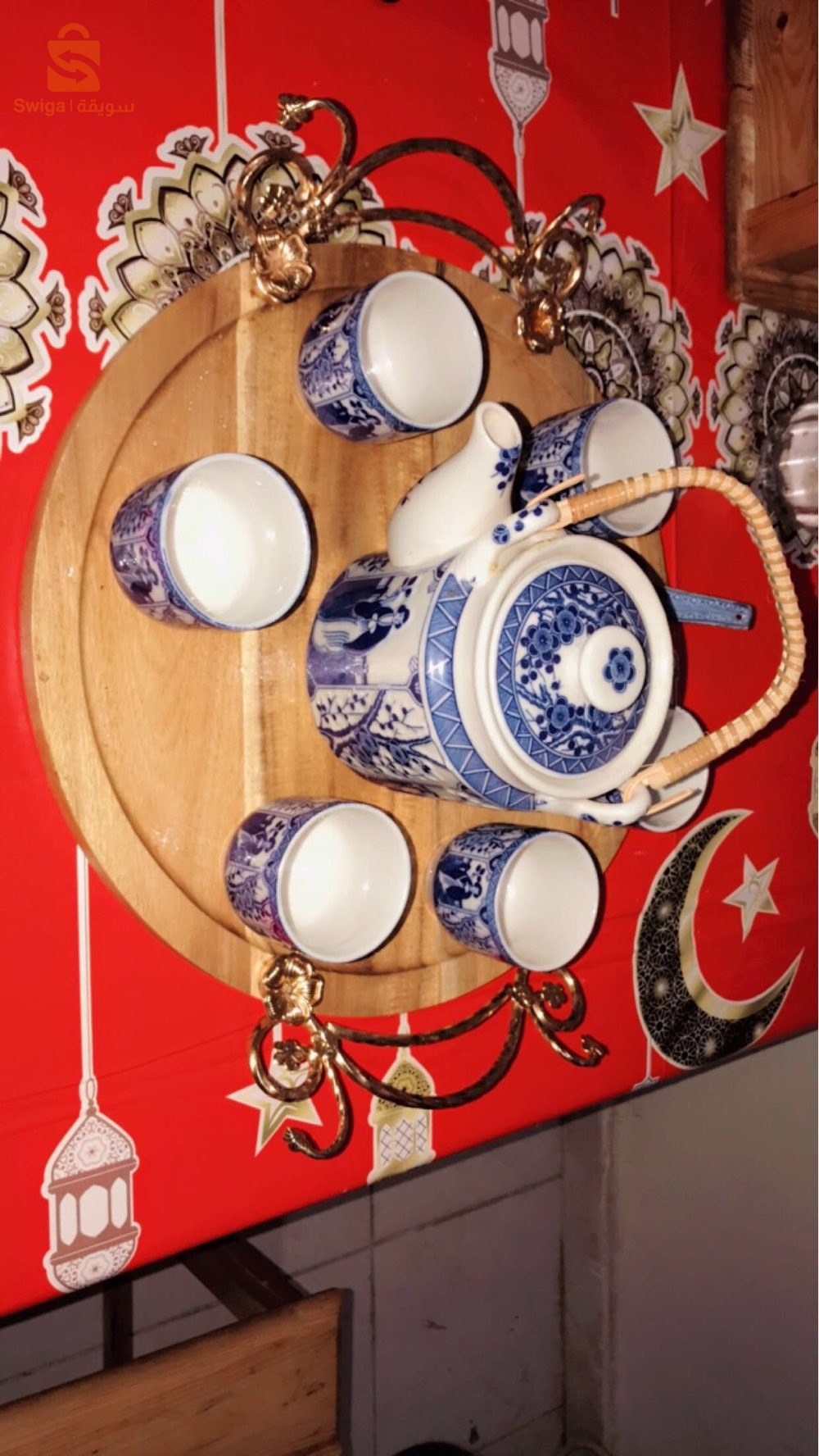 service vintage théière et sic tasses + une théière en porcelaine du JAPAN