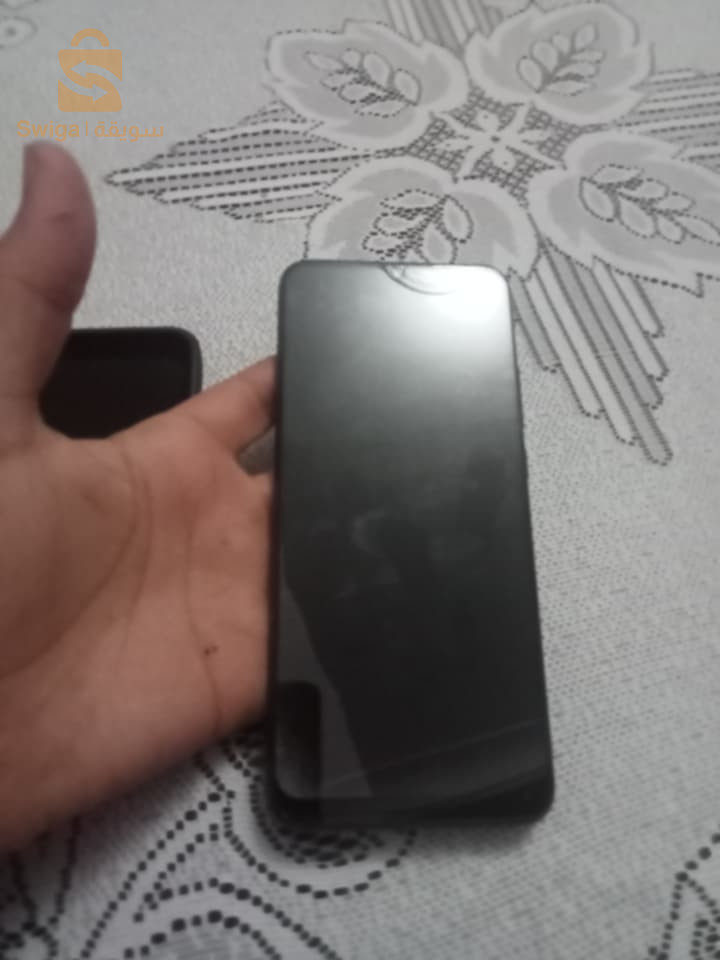 Poco c40