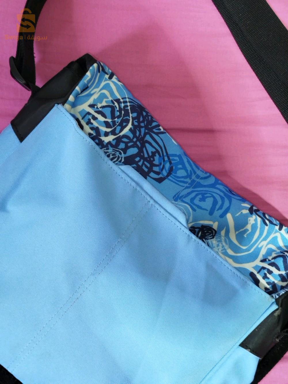 90s Nike  Y2K Retro Crossbody Bag. ( READ DESCRIPTION)