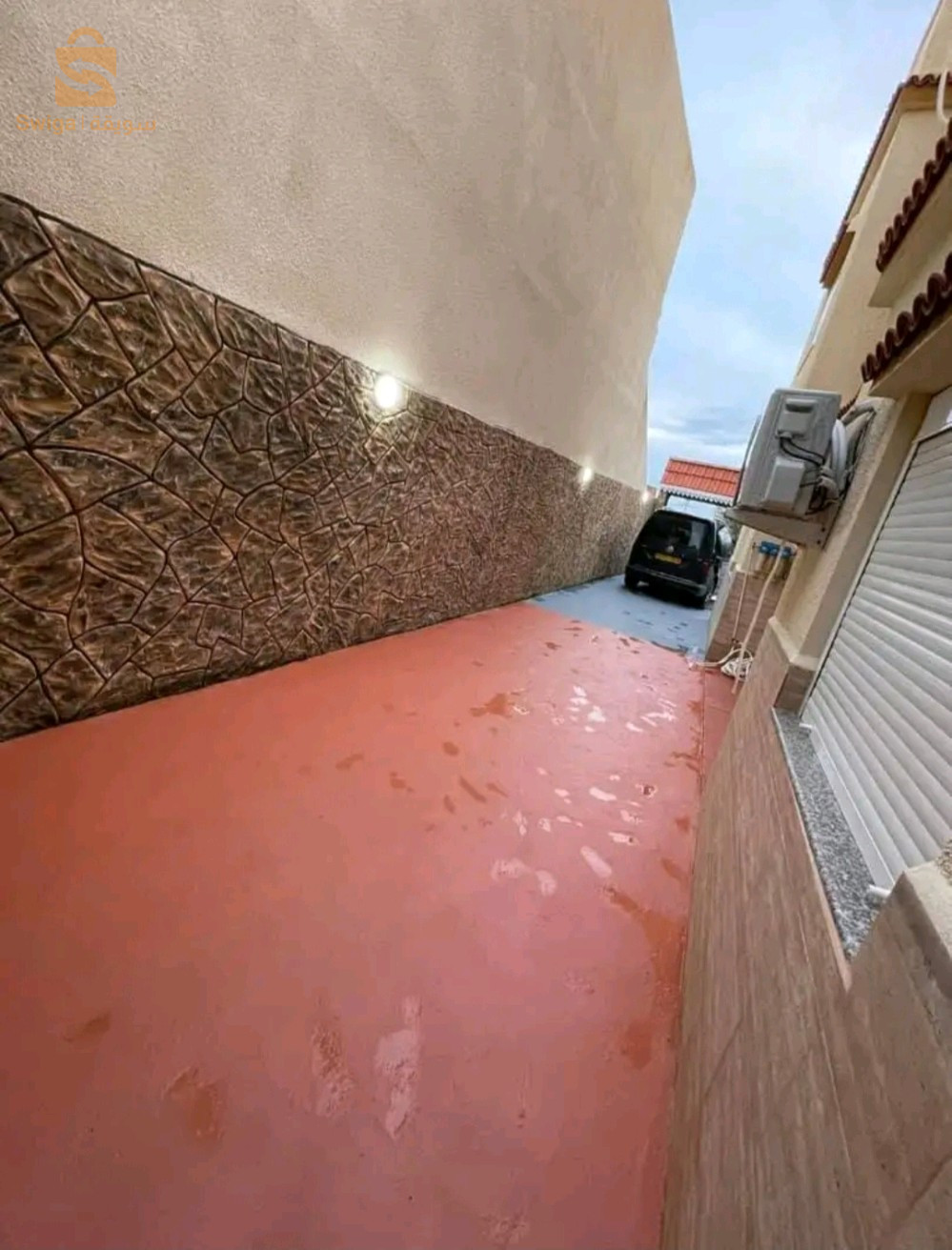 une villa dominant quatre côté fas à  la mer