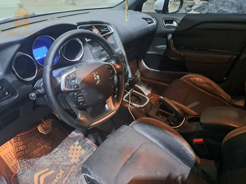 ستروين DS4 2012 25 قسنطينة
