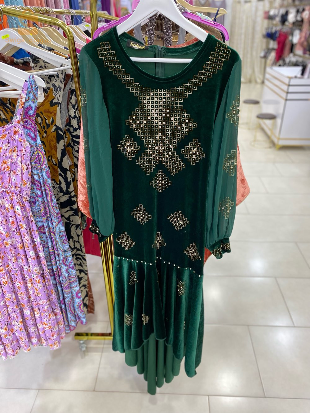 ملابس أطفال و نساء