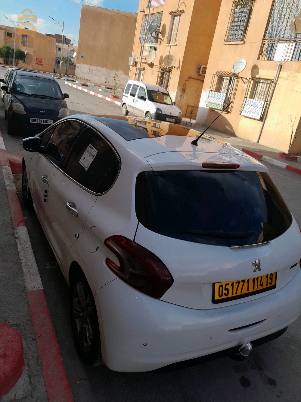 208 mjmoula 1.6 hd 
3wada capou 2 prachk 2 rakourat fli zal 
twa mch9o9 mich haja grv
koulch khadam 
nbi3 wala nbaraz