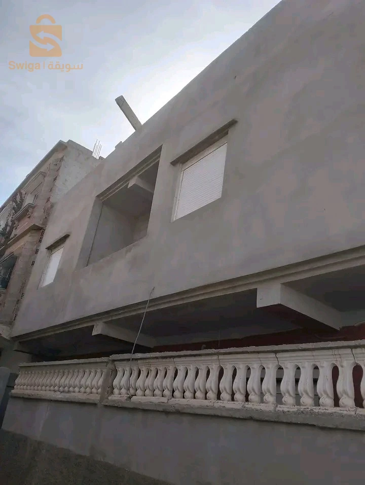 فيلا للبيع طابق أرضي وطابق أول والإسكان مباشرة وسط الهرية ولاية قسنطينة