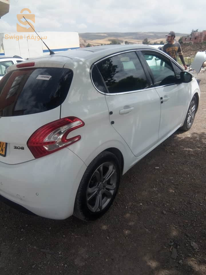 بيجو 208 2014 17 الجلفة